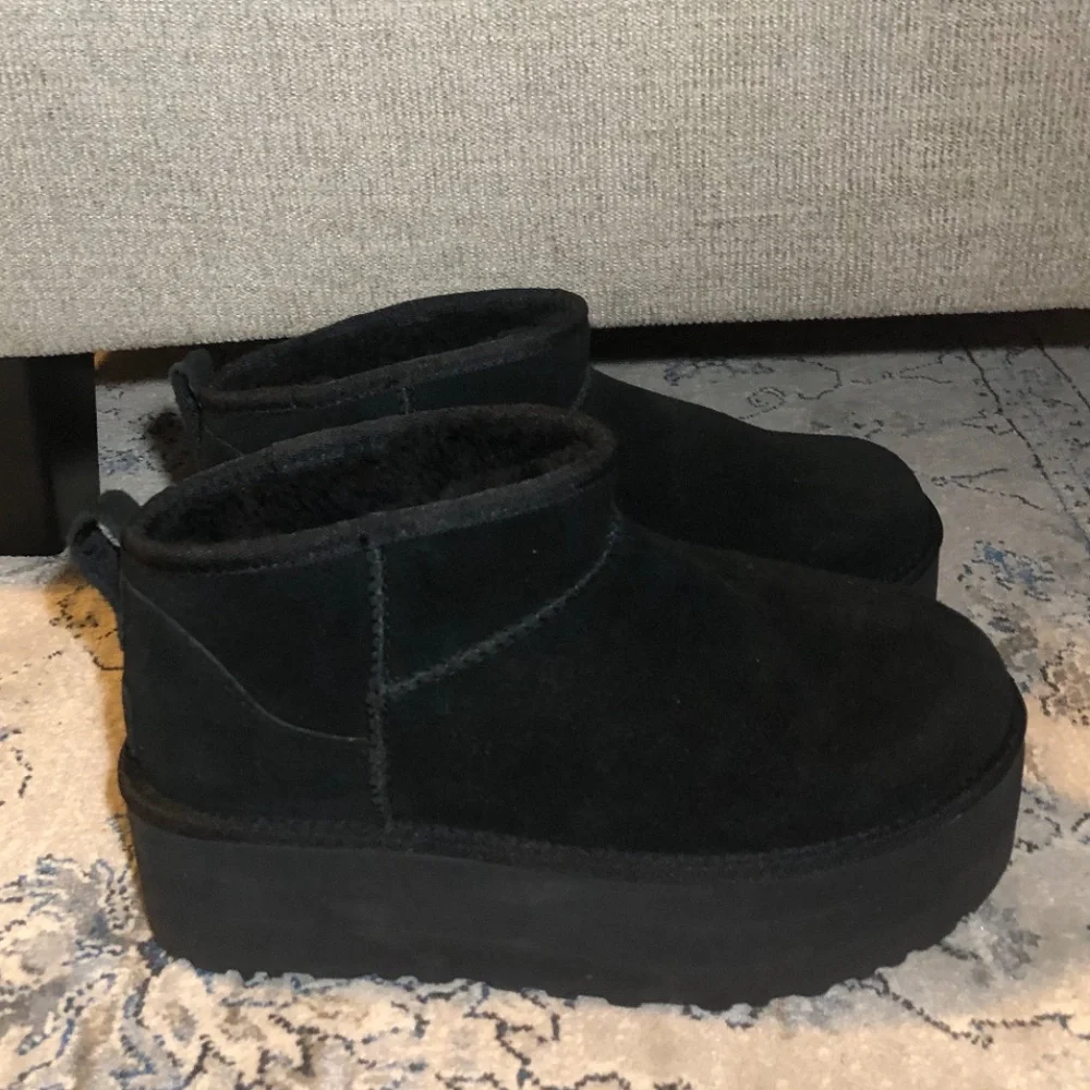 UGG Classic Mini Platform Boots In Black